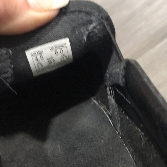 VANS PERFECT BLACK LEATHER SLIP-ON SNEAKERS size 6 women’s size 4.5 men’s - Picture 9 of 9